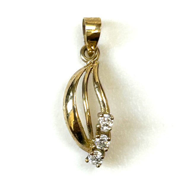 Small 9ct Gold and Crystal Pendant Bancroft Antiques