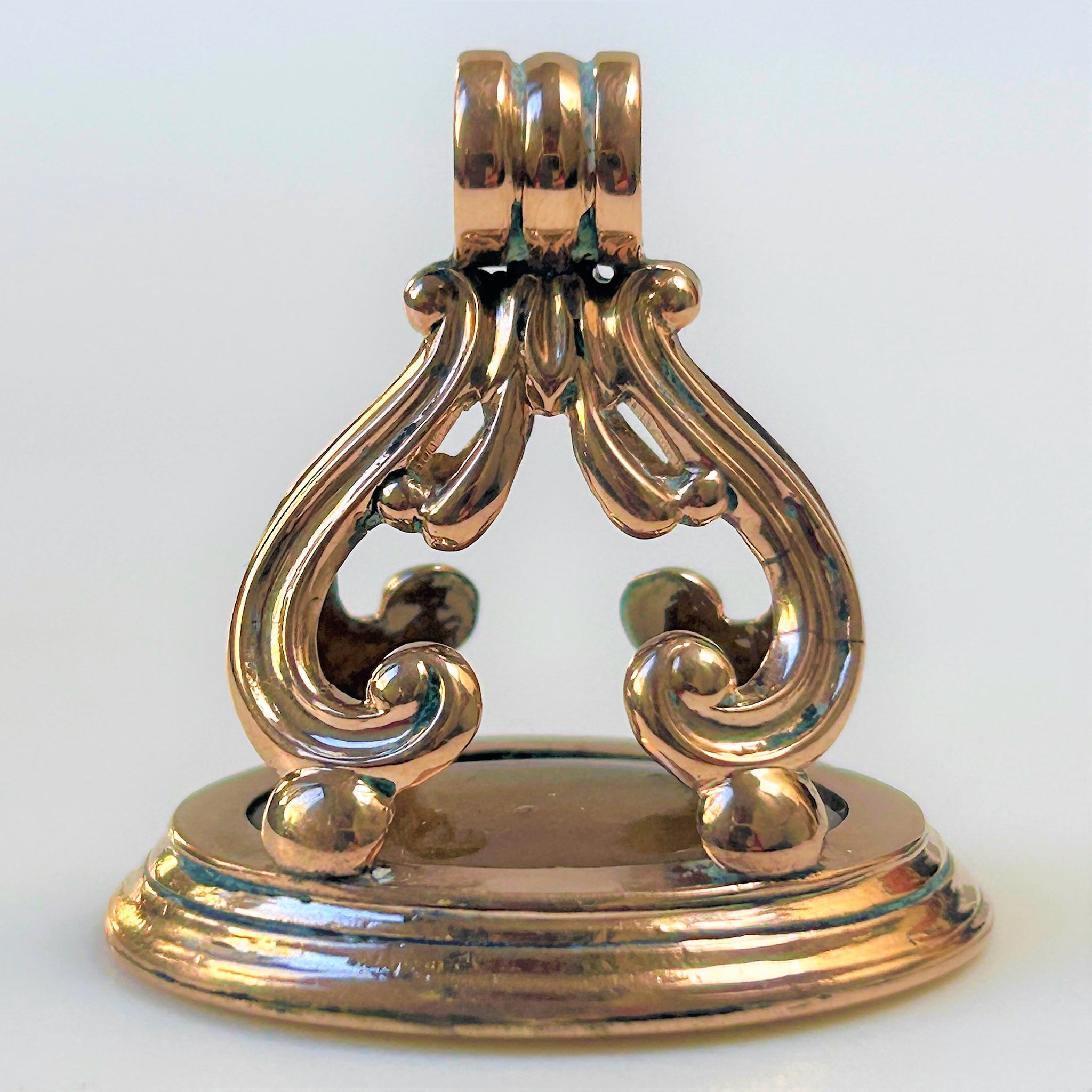 Antique 9ct Gold and Chalcedony Seal Pendant