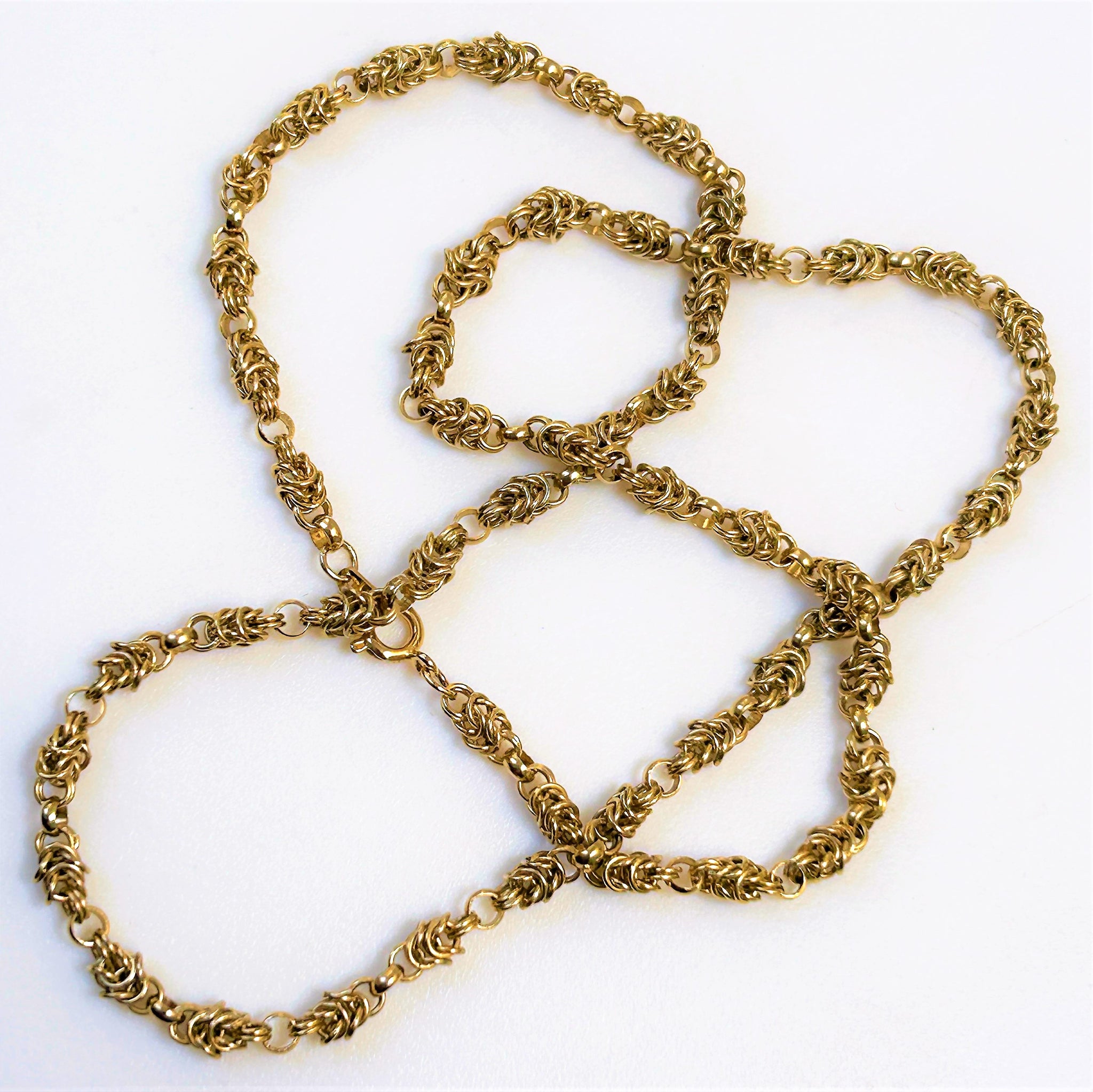 Yellow Metal Complex Chain Necklace