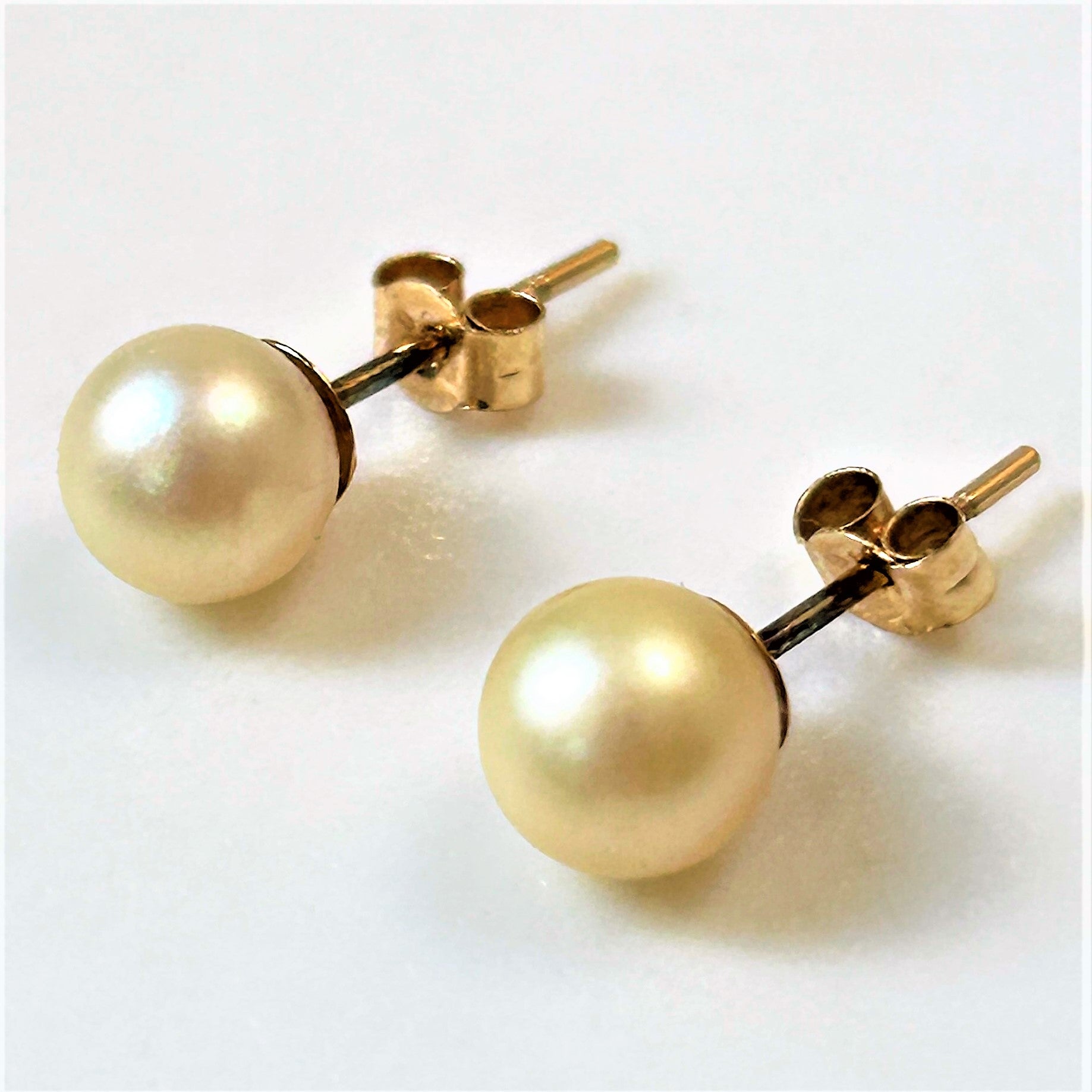 9ct Gold and Pearl Stud Earrings