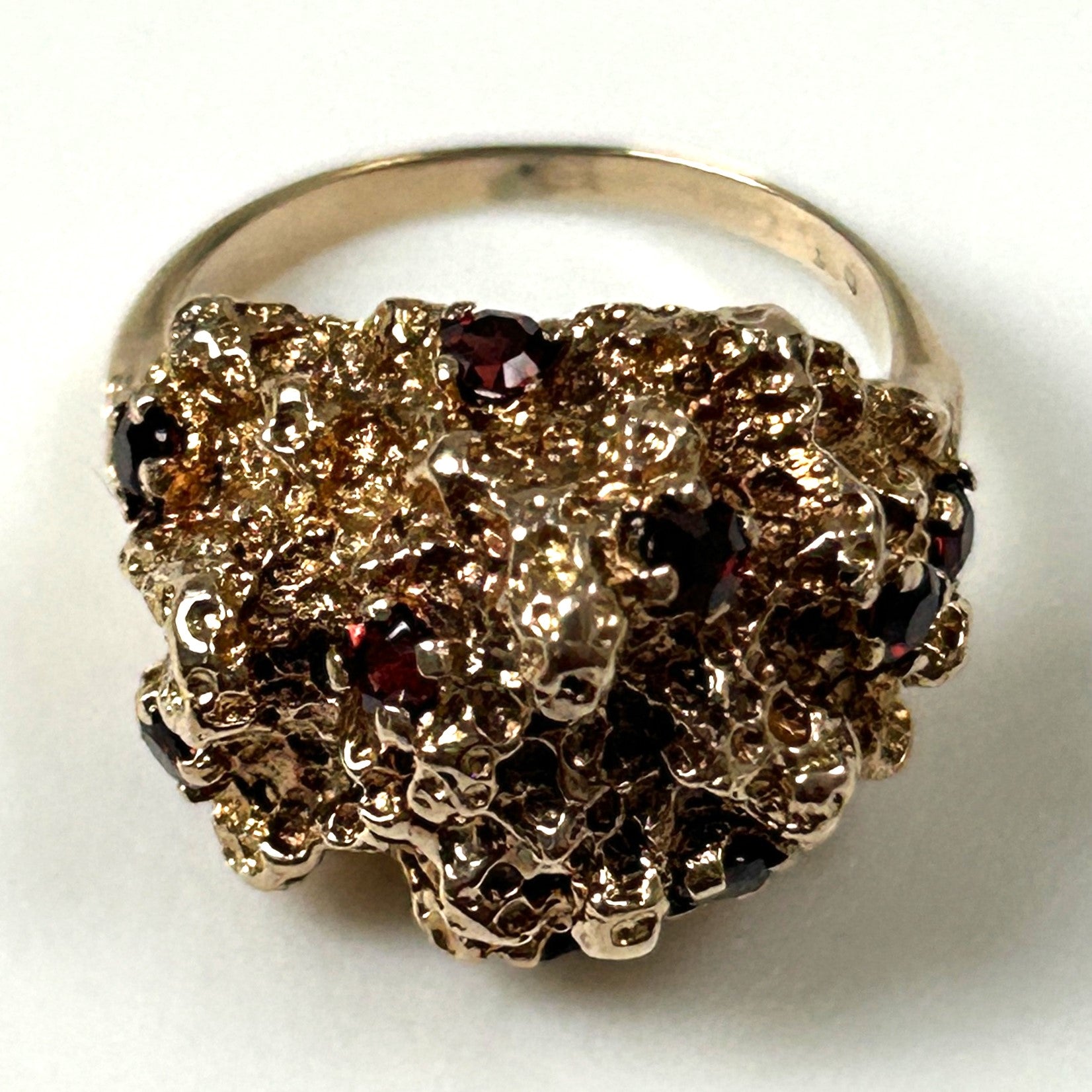 Vintage 9ct Yellow Gold and Garnet “Nugget” Ring