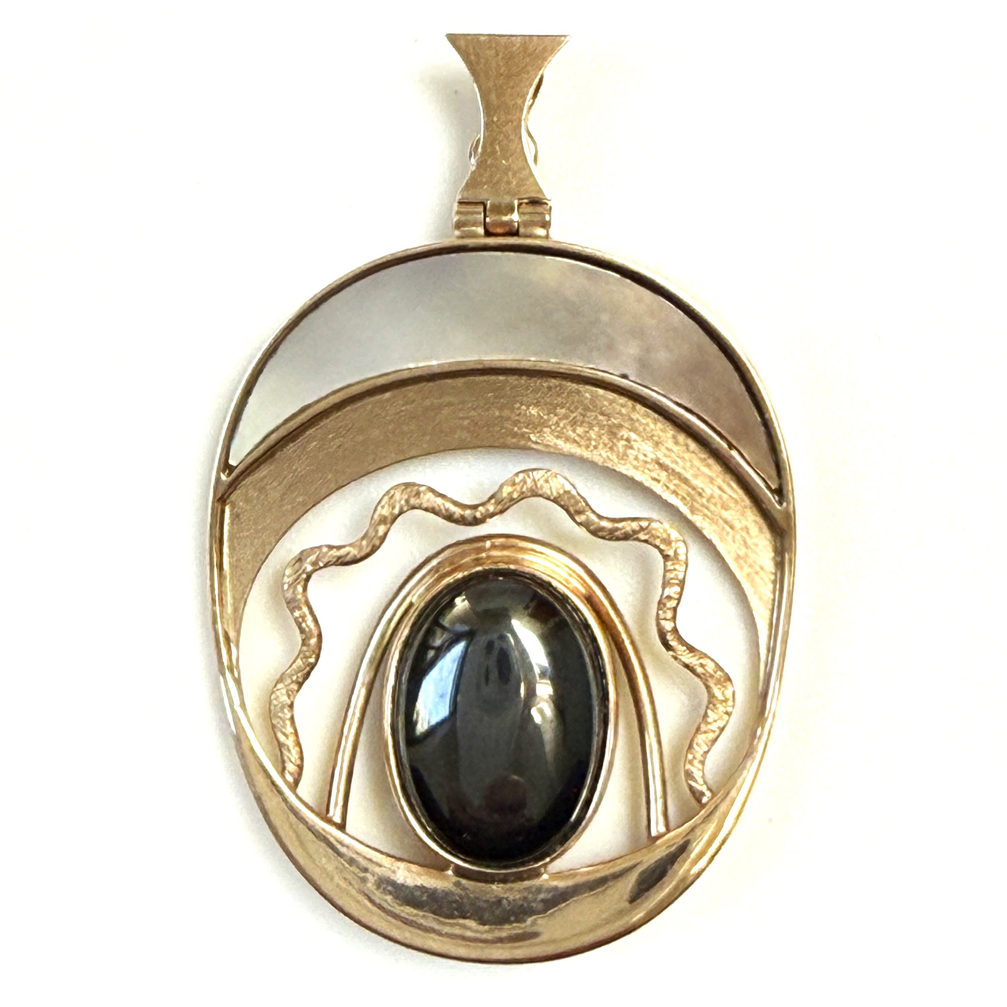 Erich Frey 9ct Gold, Haematite and Mother-of-Pearl Pendant