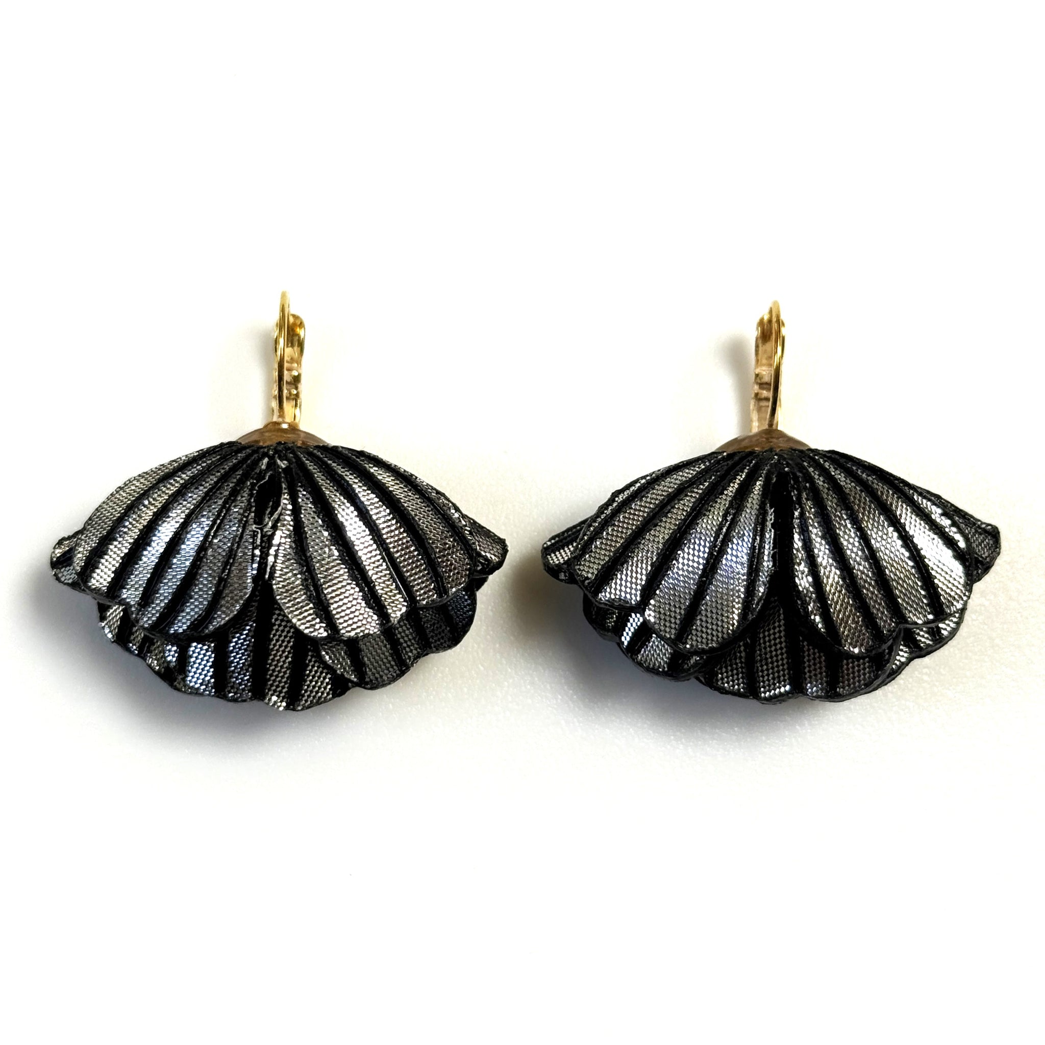Black and Silver Cilea Bijoux Paris “Destin” Drop Earrings