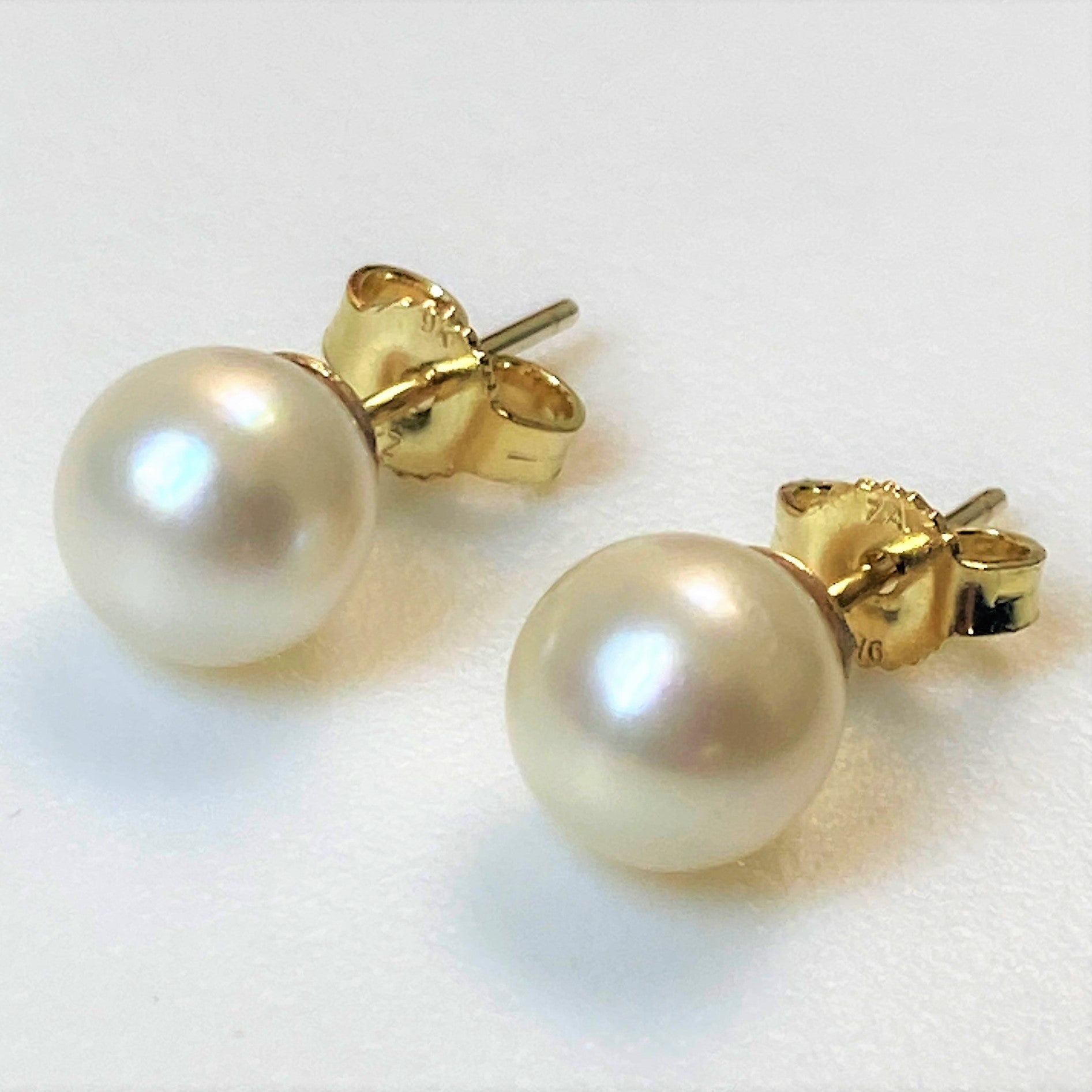 9ct Gold and Pearl Stud Earrings
