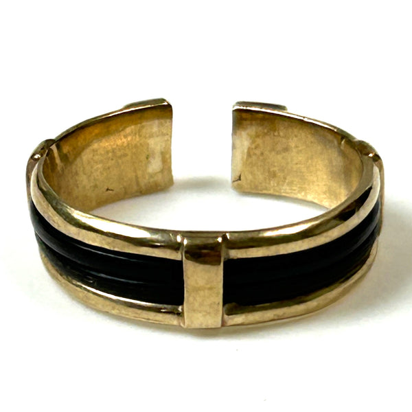 9ct Gold and Elephant Hair Ring