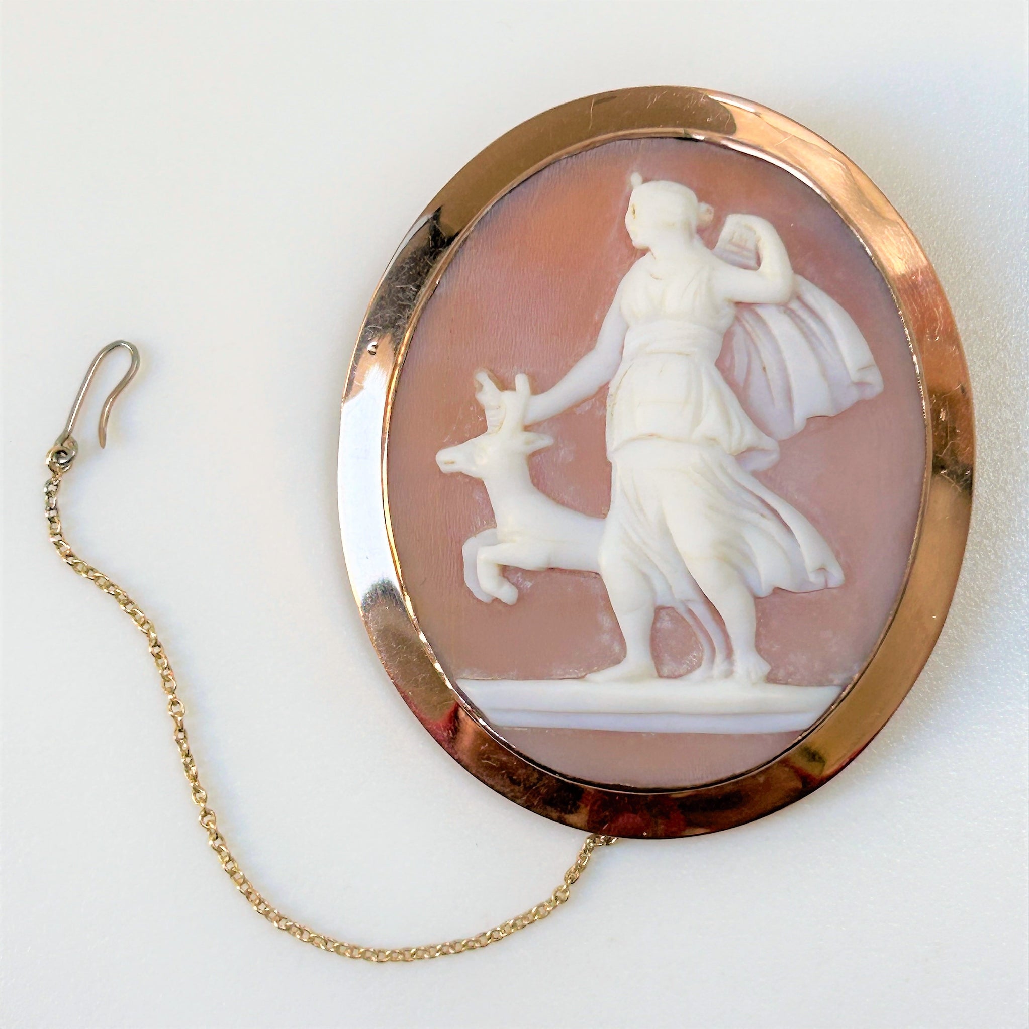 Vintage 9ct Gold and Shell Cameo “Goddess Diana” Brooch