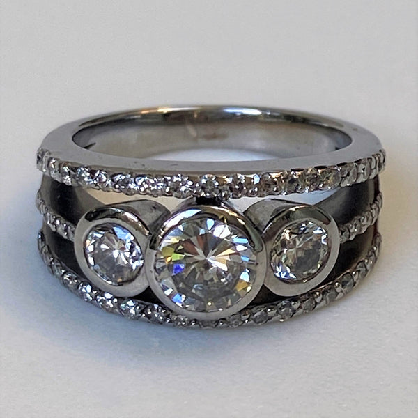 18ct White Gold and Diamond Trilogy Ring