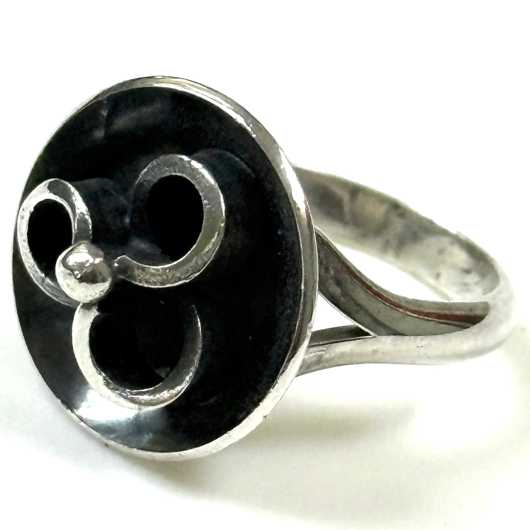 Vintage N.E. From Sterling Silver and Oxidised Floral Ring