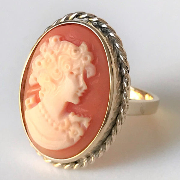 9ct Gold and Shell Cameo Ring