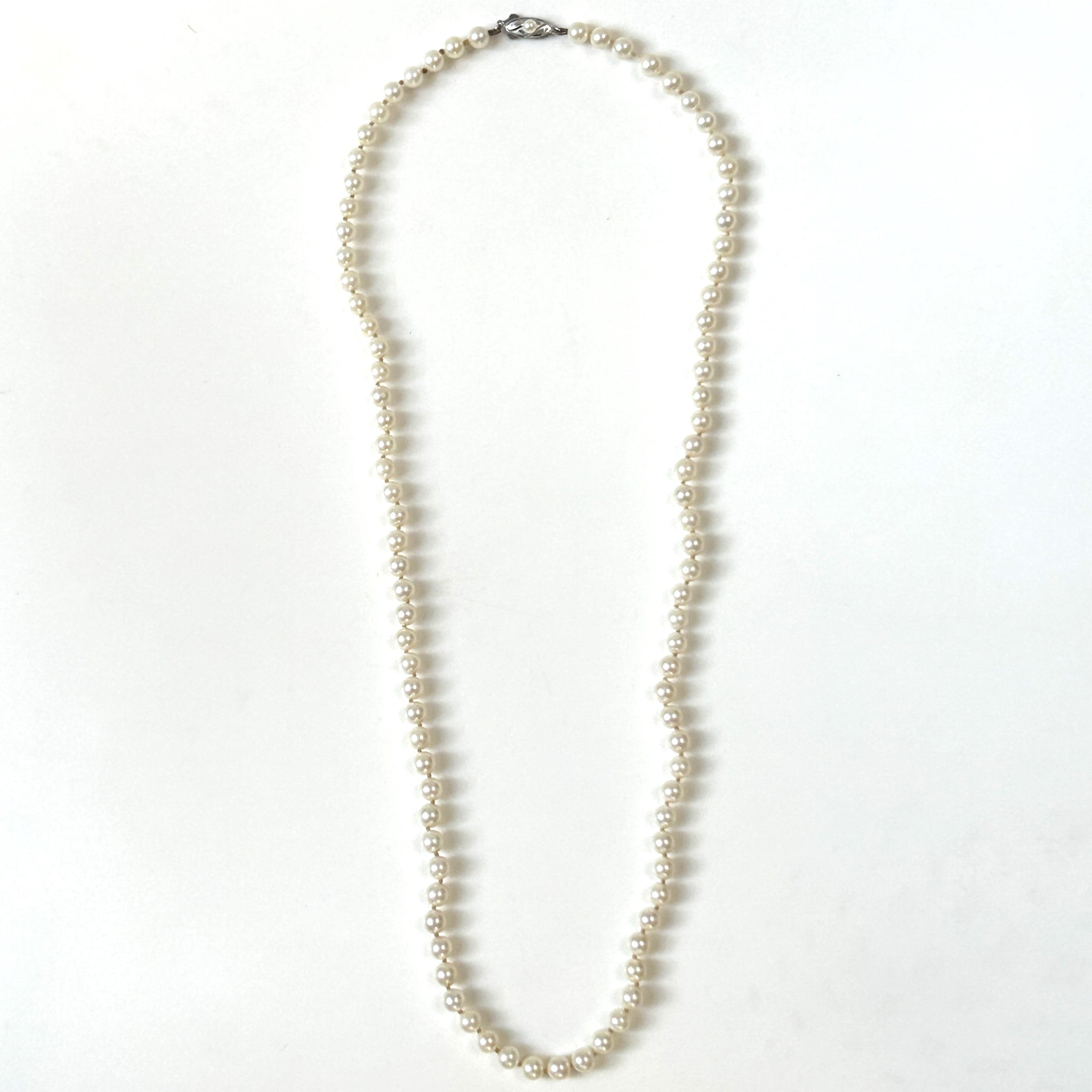 Pearl Necklace with Silver Clasp