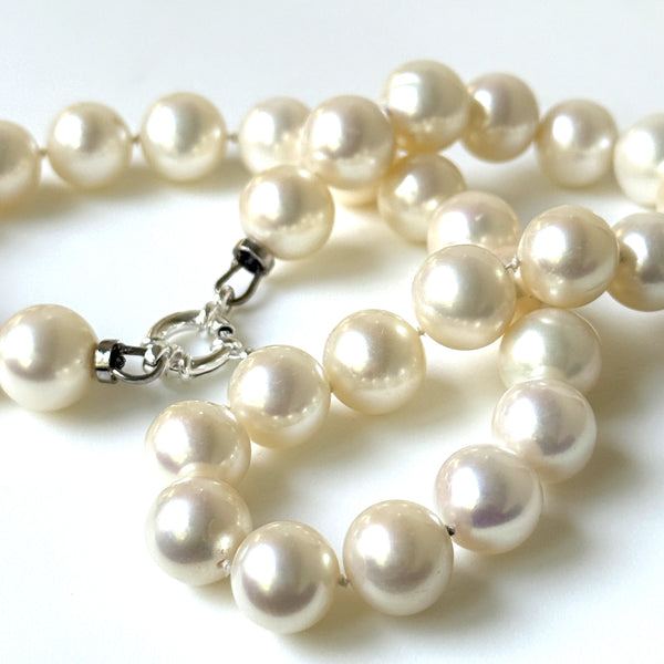 Vintage Pearl Necklace with Silver Clasp