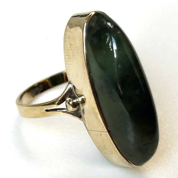 Mid-20th Century 9ct Yellow Gold and Transvaal Jade Ring
