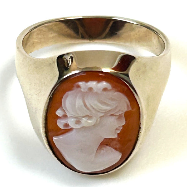 Vintage 14ct Gold and Shell Cameo Ring