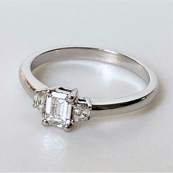 18ct White Gold Ring Diamond Trilogy Ring