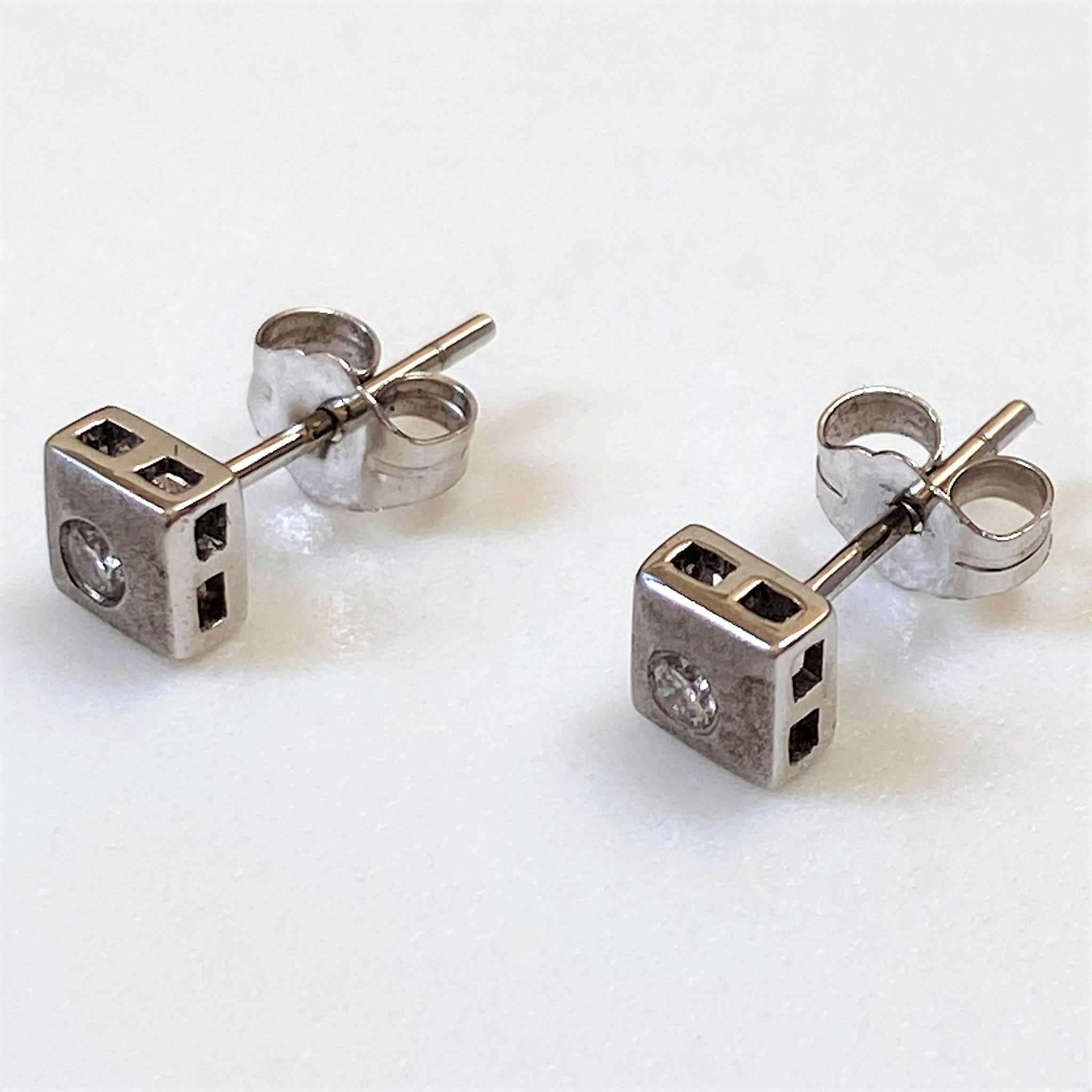 Small 18ct White Gold and Diamond Stud Earrings