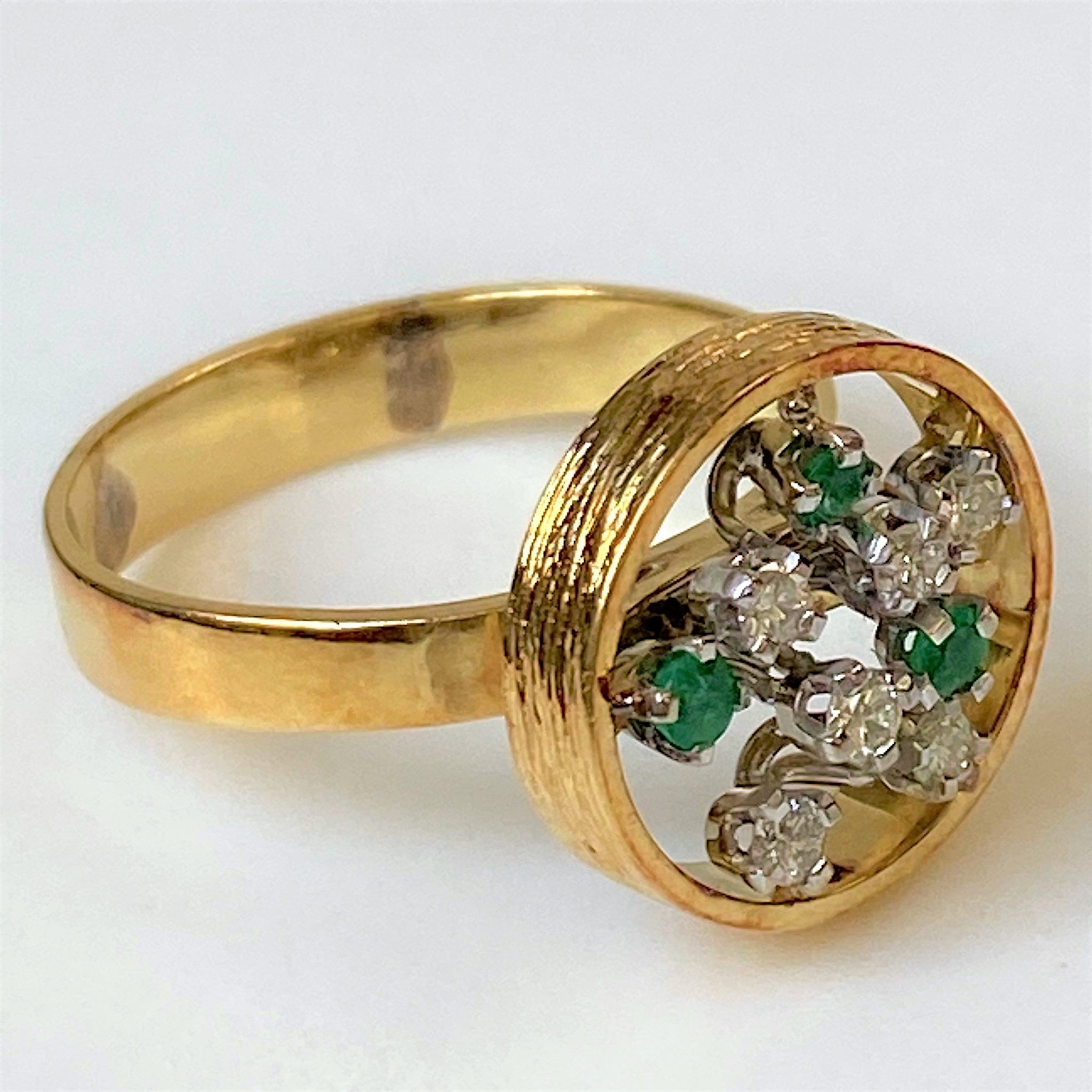 Designer 18ct Gold Emerald and Diamond Ring