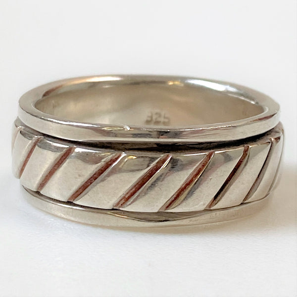 Sterling Silver Man’s Ring with Rotating Element