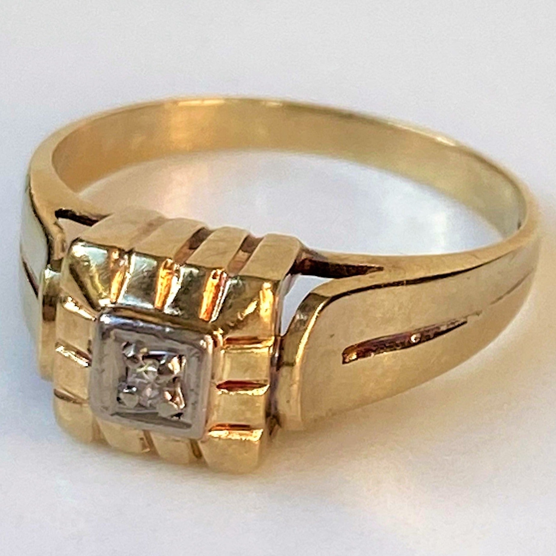 Vintage 14ct Gold and Diamond Ring