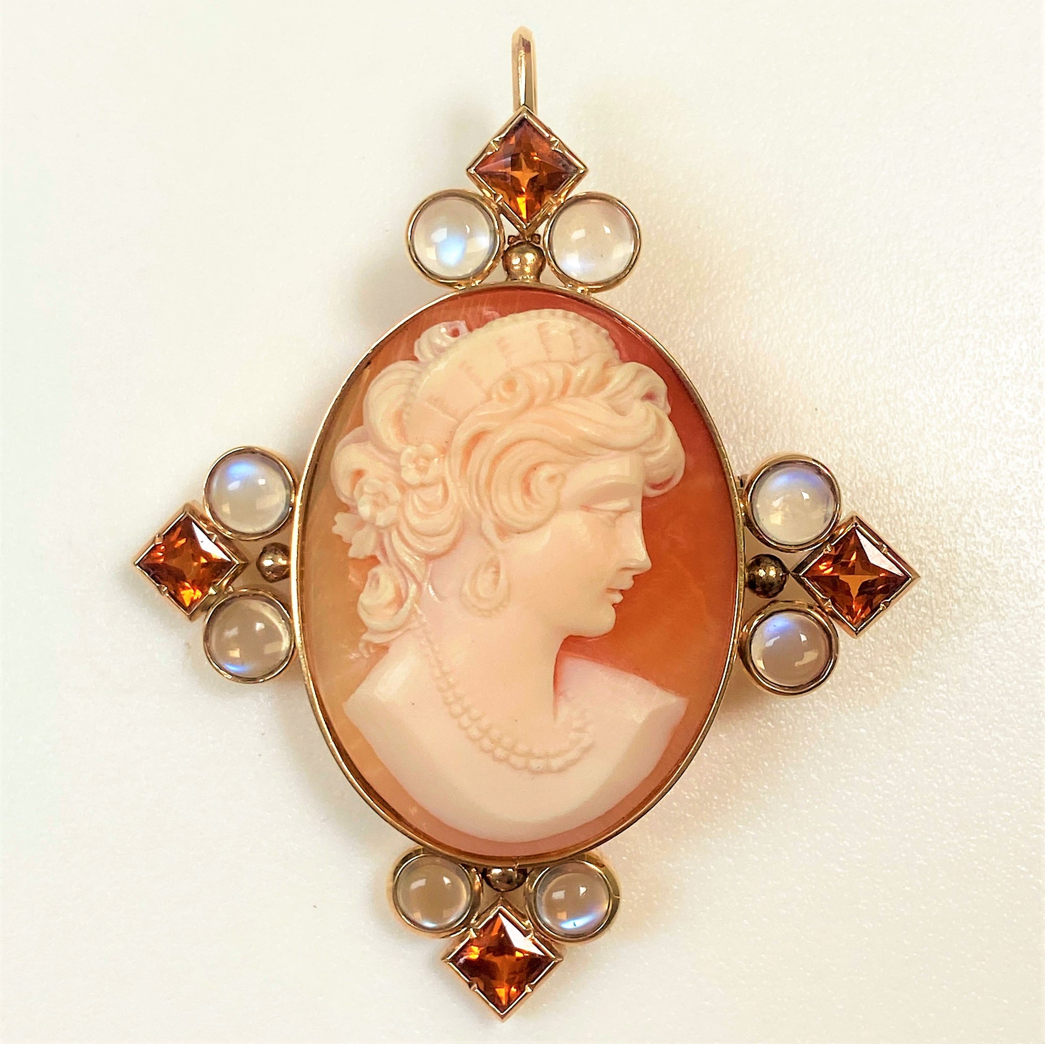 Vintage 9ct Gold and Shell Cameo Pendant Brooch